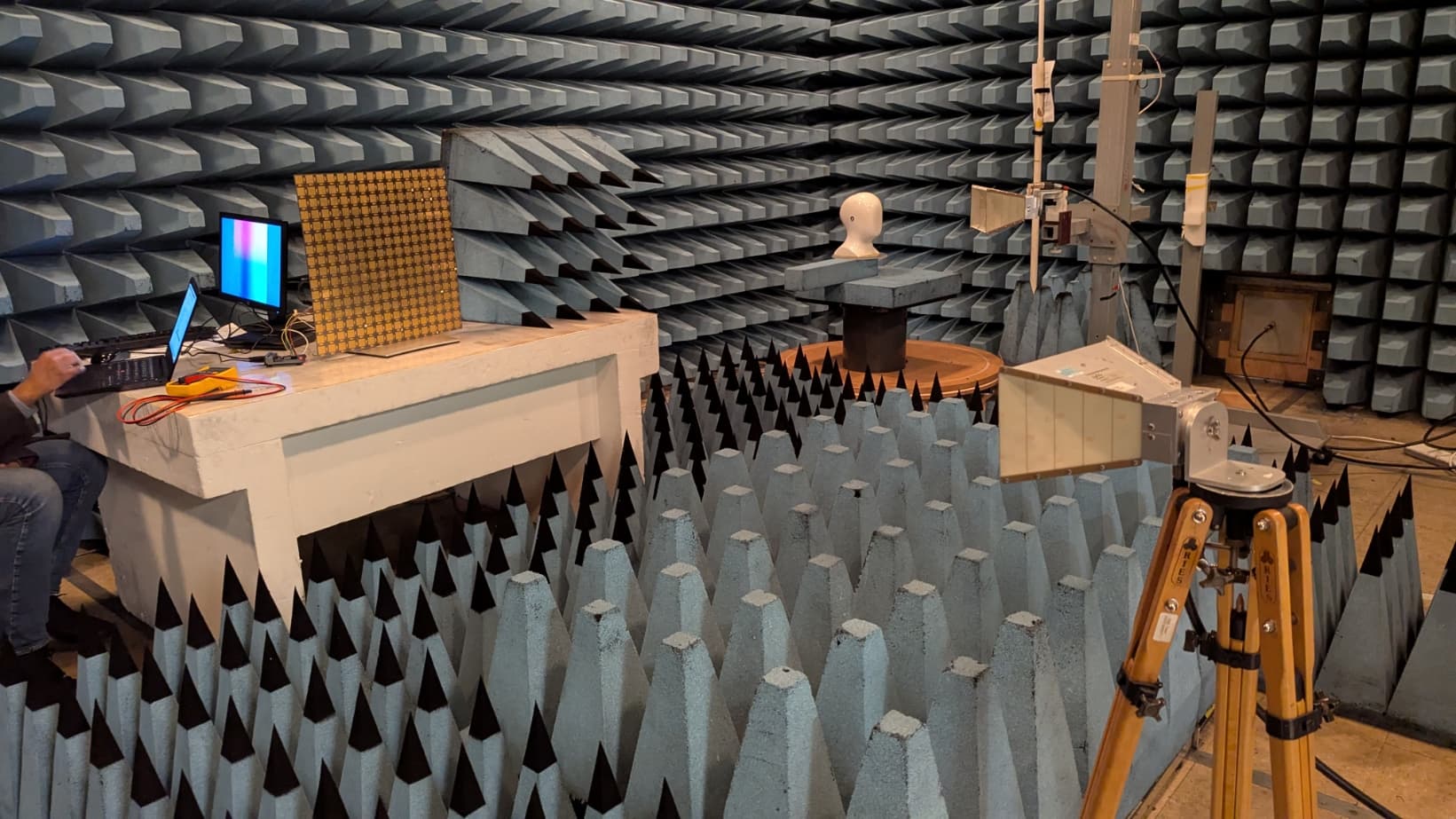 BT TRL4 PoC — multi-user signal boost